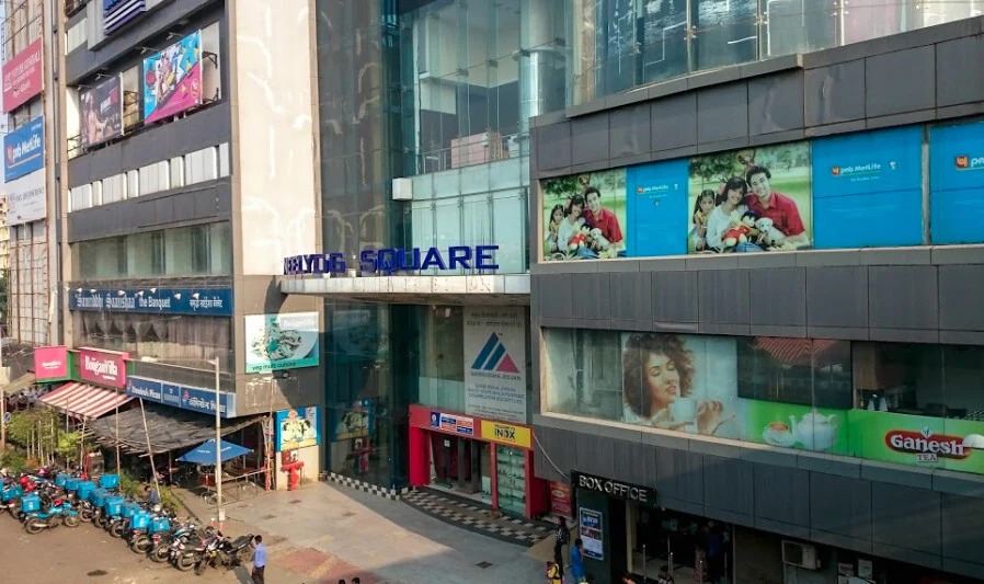 Neelyog Cineplaza Shopping Mall, Ghatkopar